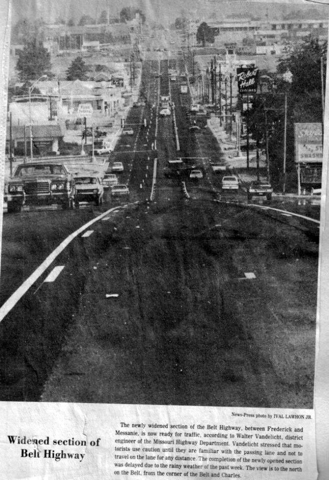1977 News Press Photo showing the widening of the Belt Highway