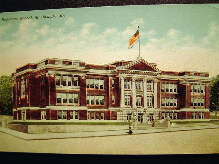 1924. Robidoux School