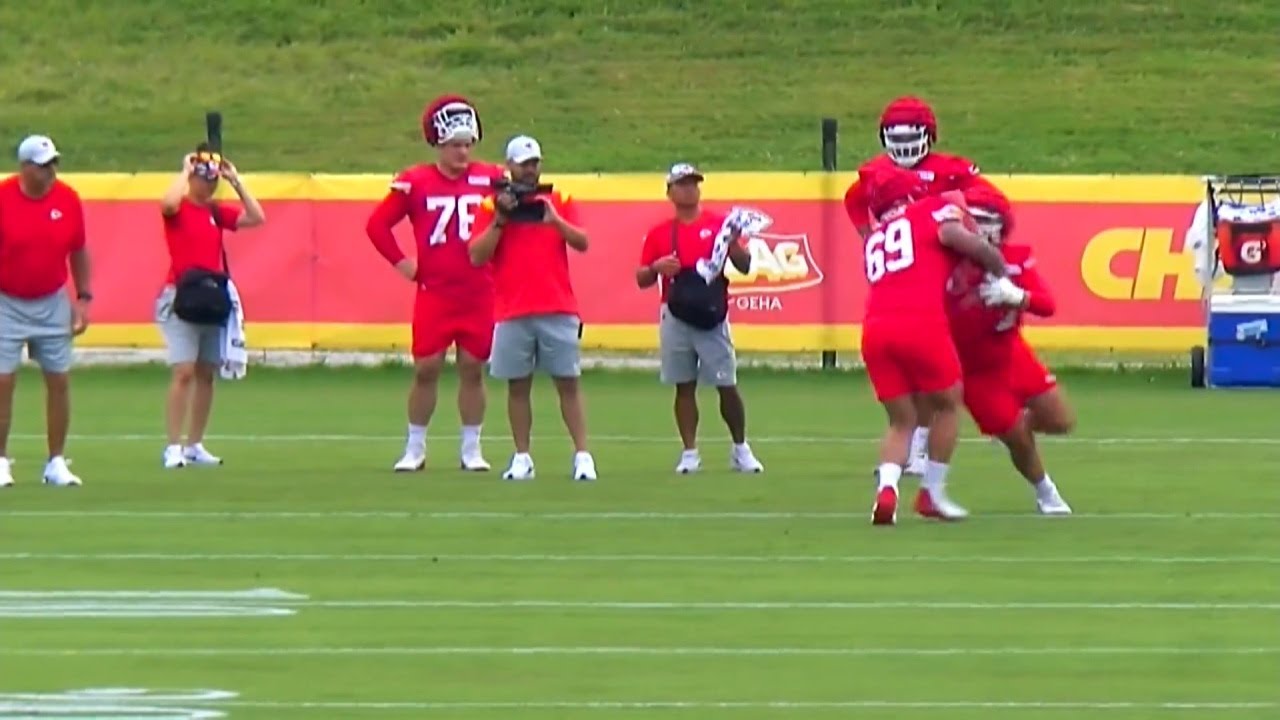 Day two for rookies and QB&#39;s at Chiefs Training Camp