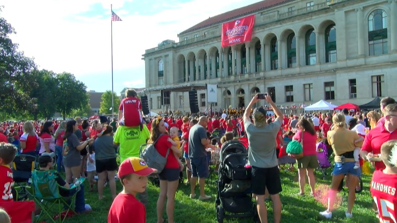 Thousands of Kansas City Chiefs fans go to Red Rally on Friday